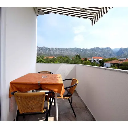 Apartment In Starigrad-paklenica 35542