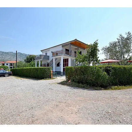 Apartment In Starigrad-paklenica 35542