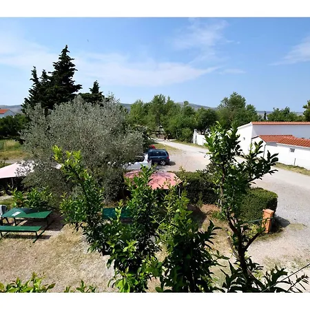 In Starigrad-paklenica 35542