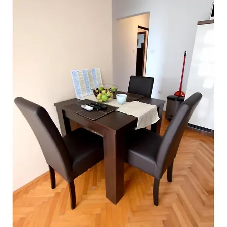 In Starigrad-paklenica 35542 Apartment