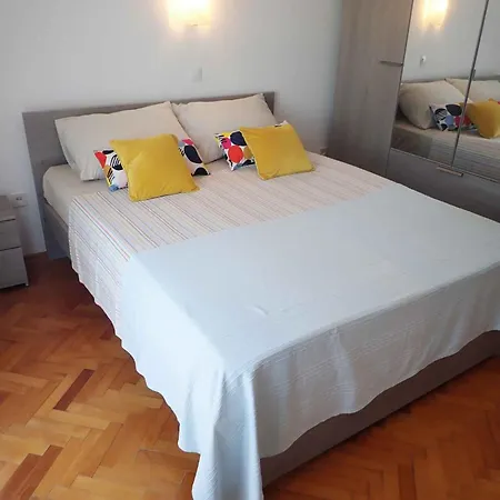 Appartement In Starigrad-paklenica 35542