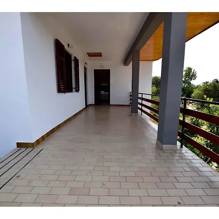 In Starigrad-paklenica 35542 Appartement *