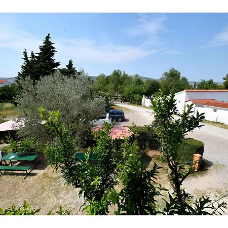 In Starigrad-paklenica 35542 Διαμέρισμα *