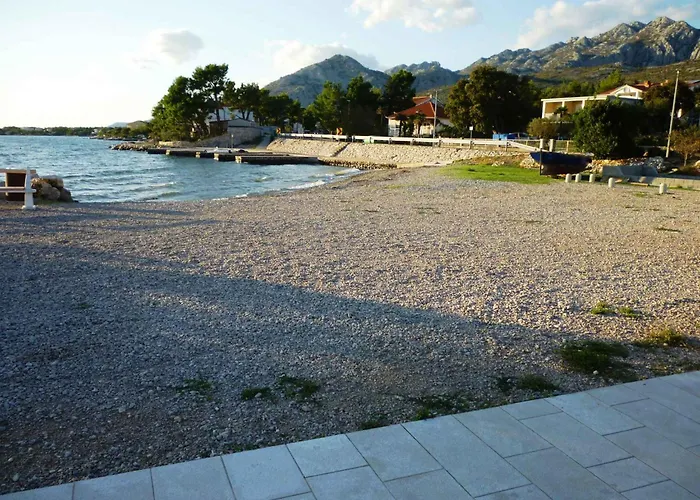 In Starigrad-paklenica 35542 Appartement *